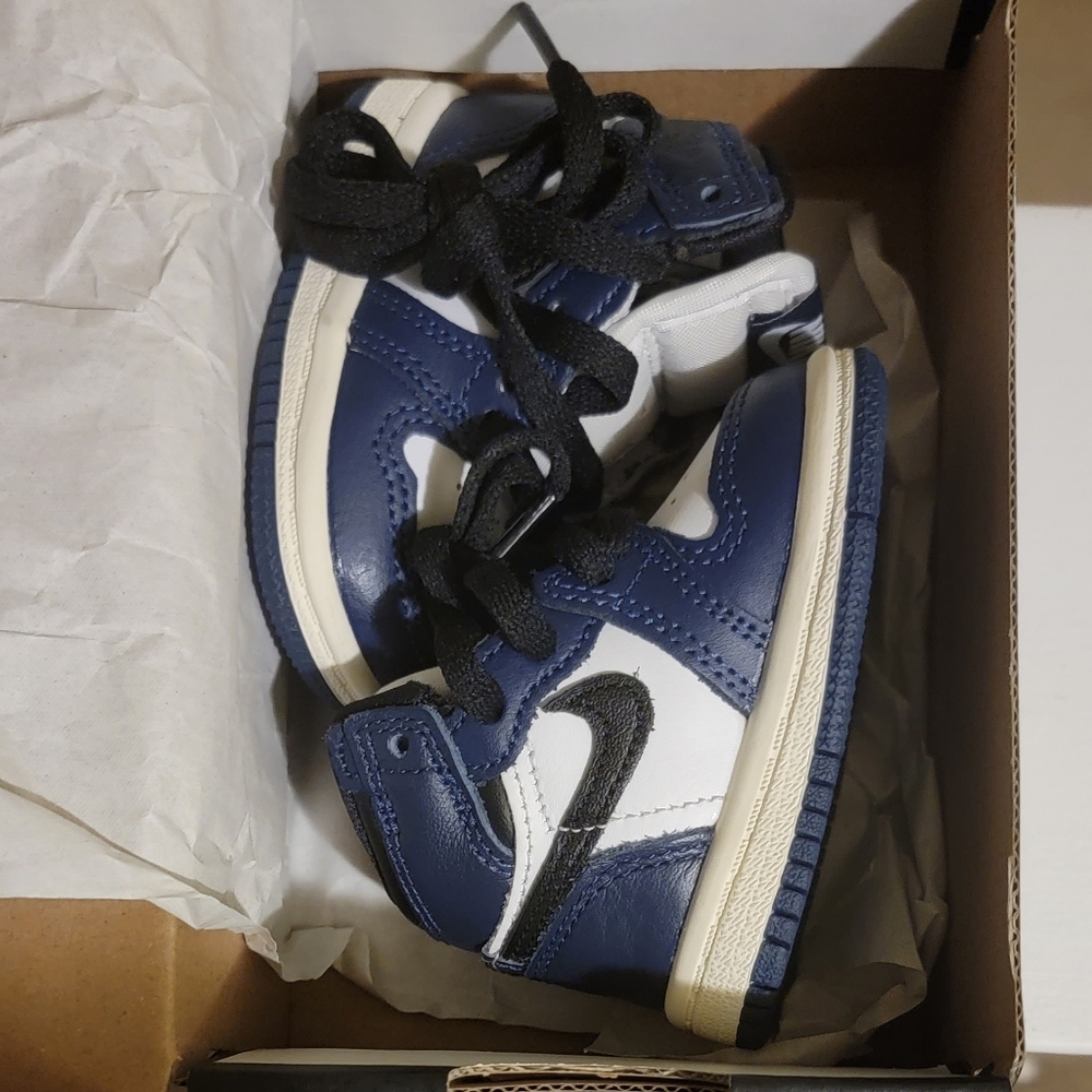 Jordan 1 Retro Infant Navy and White Sneakers
